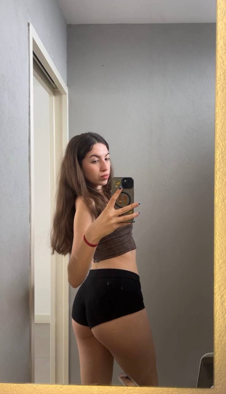 Amber in her underwear in Mumbai