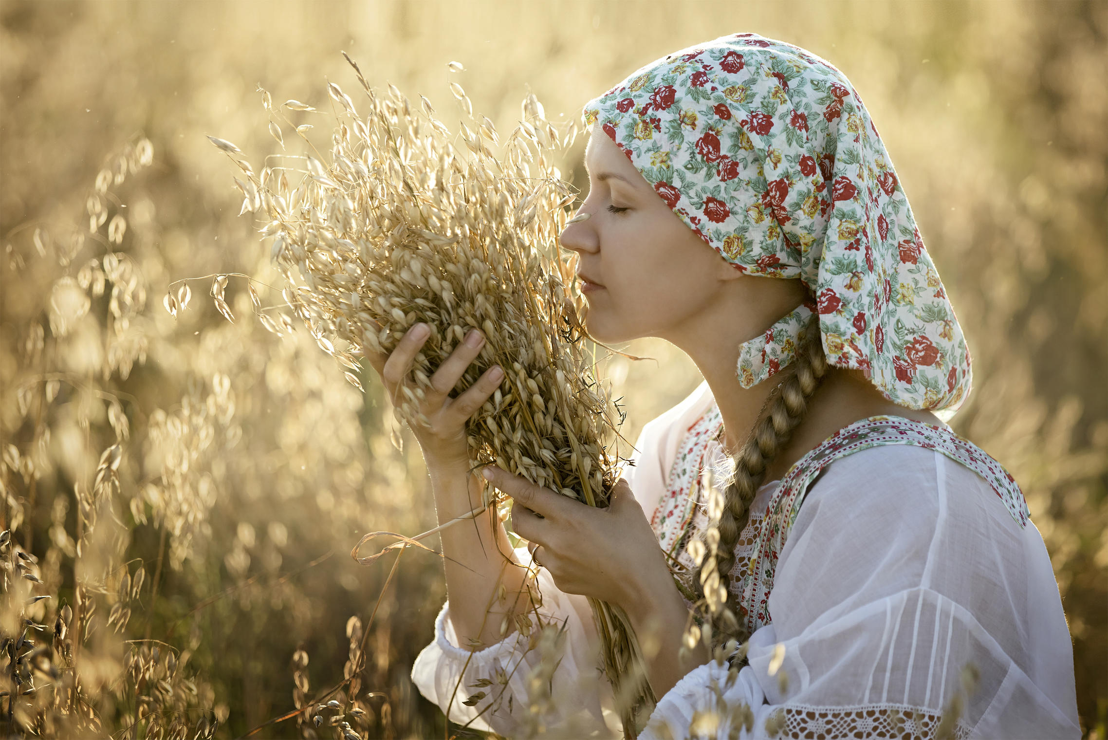 Photo Women in Slavic costumes in Mumbai