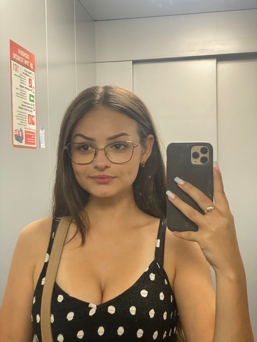 Sexy model Stacy in Mumbai